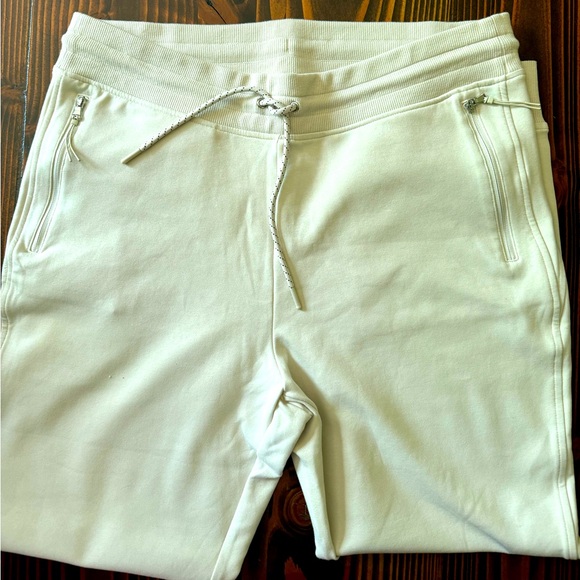 Women’s Large Old Navy Sweatpants - Picture 2 of 5